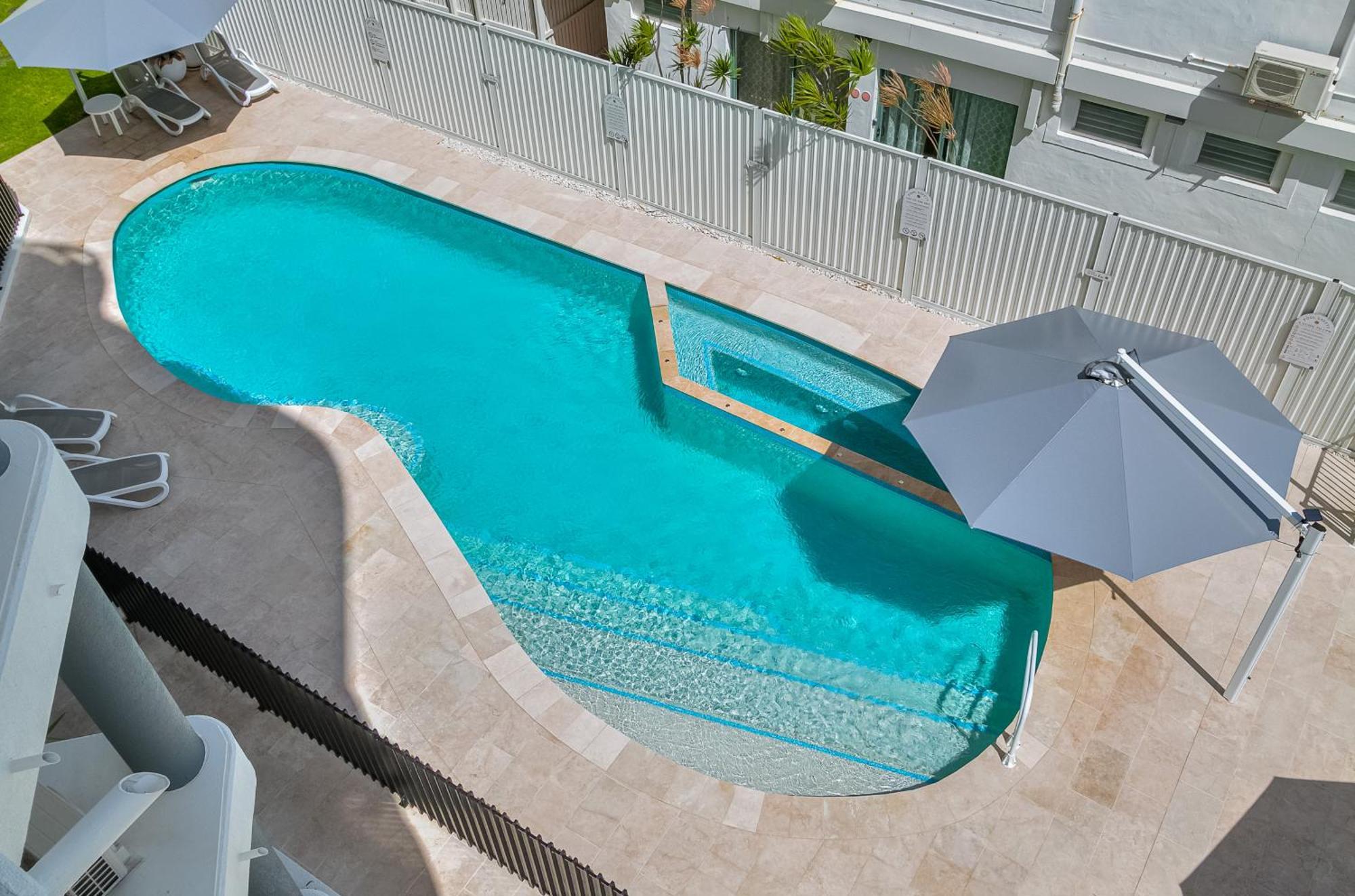 Oceanside Resort - Absolute Beachfront Apartments Gold Coast Exteriér fotografie