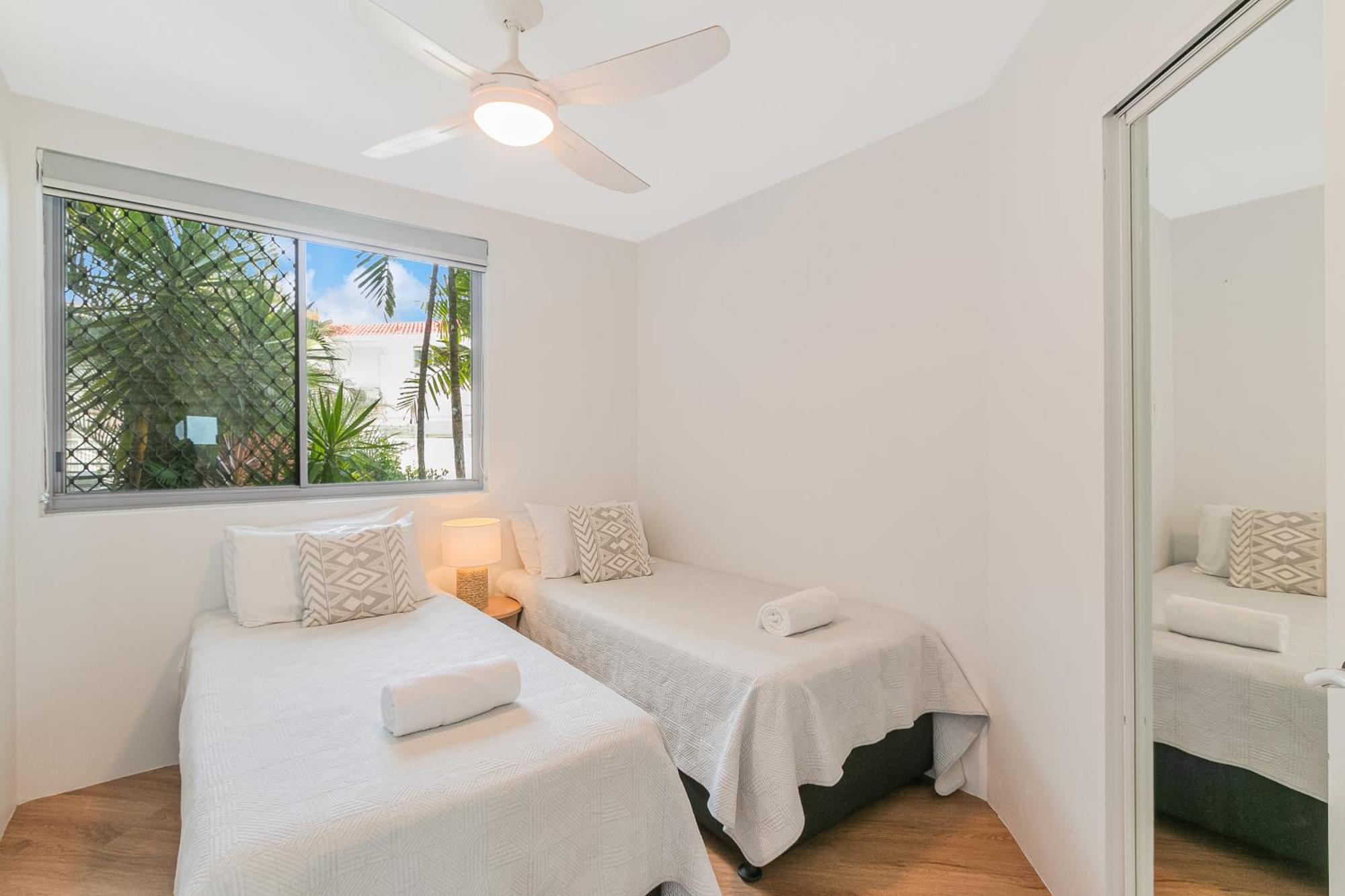 Oceanside Resort - Absolute Beachfront Apartments Gold Coast Exteriér fotografie