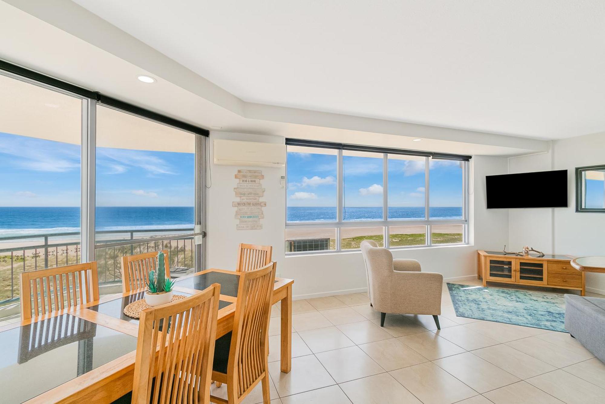Oceanside Resort - Absolute Beachfront Apartments Gold Coast Exteriér fotografie