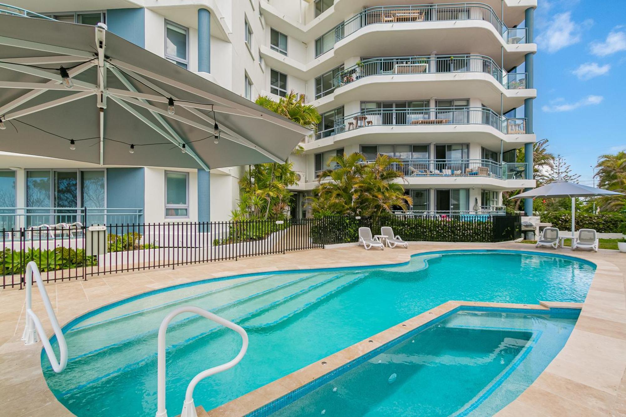 Oceanside Resort - Absolute Beachfront Apartments Gold Coast Exteriér fotografie