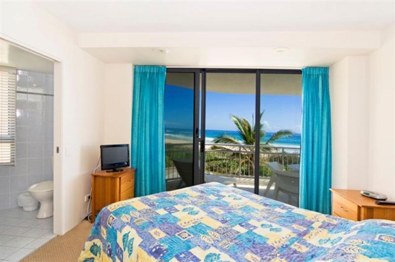 Oceanside Resort - Absolute Beachfront Apartments Gold Coast Exteriér fotografie