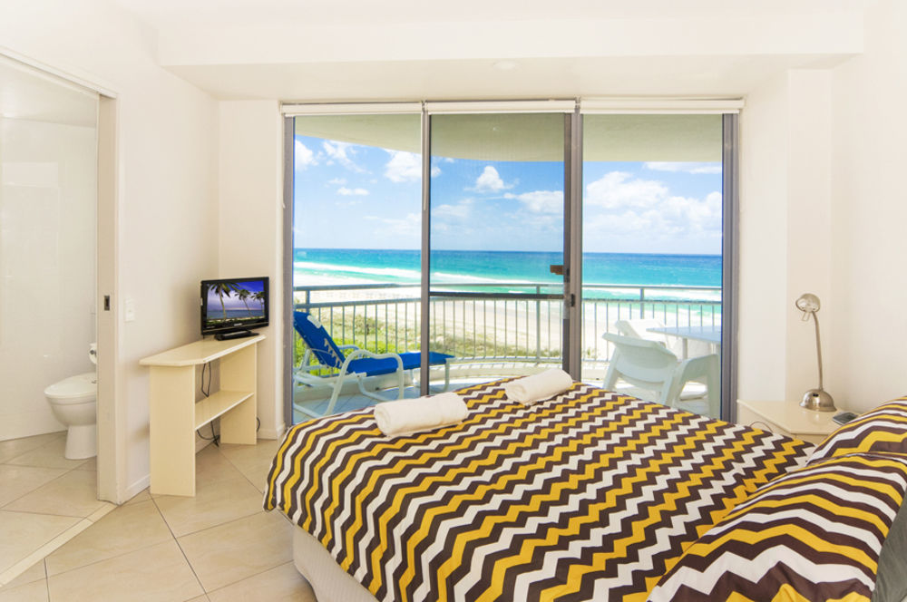 Oceanside Resort - Absolute Beachfront Apartments Gold Coast Exteriér fotografie
