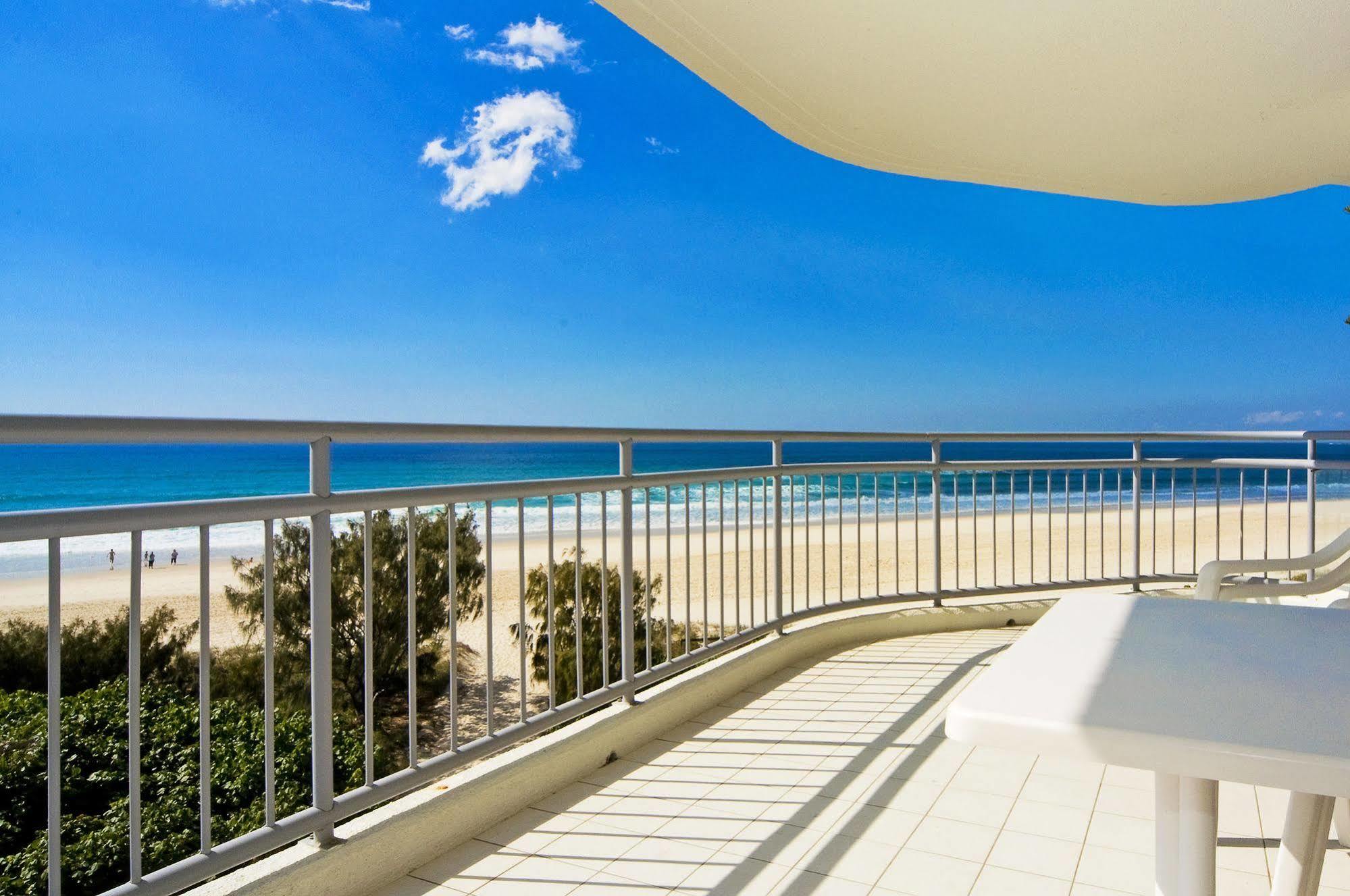 Oceanside Resort - Absolute Beachfront Apartments Gold Coast Exteriér fotografie